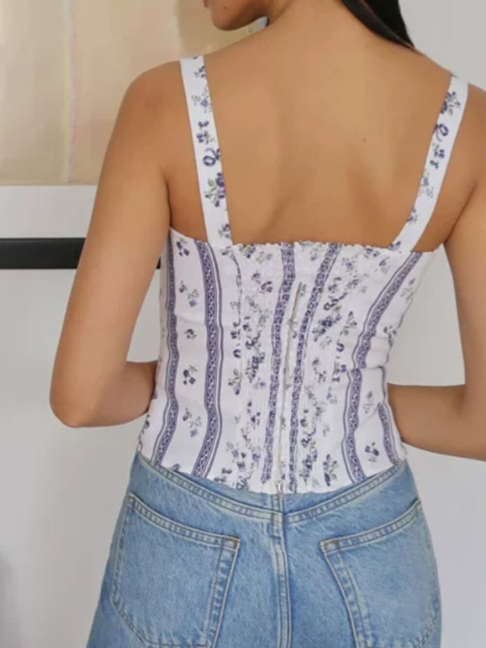NWT Reformation Libra Top Sz4/6 Roquefort Blue White Floral French - Picture 5 of 6